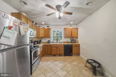 Kitchen - 272 Willow Ln, Mount Jackson, VA 22842 photo 1 of 2