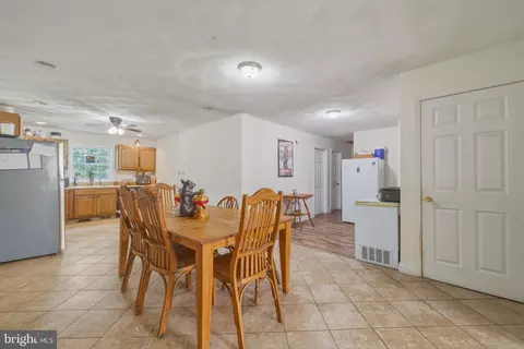 Dining - 272 Willow Ln, Mount Jackson, VA 22842 photo 2 of 3