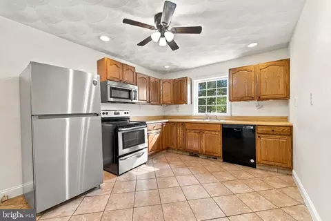 Kitchen - 272 Willow Ln, Mount Jackson, VA 22842 photo 1 of 2