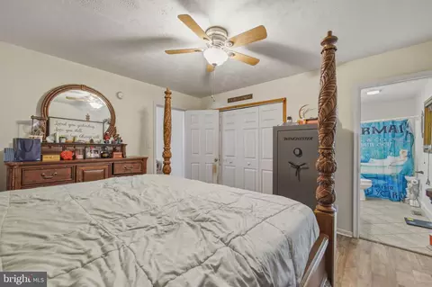 Bedroom - 272 Willow Ln, Mount Jackson, VA 22842 photo 2 of 5