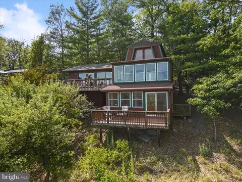 685 N Maple, Mount Jackson, VA 22842 photo 3