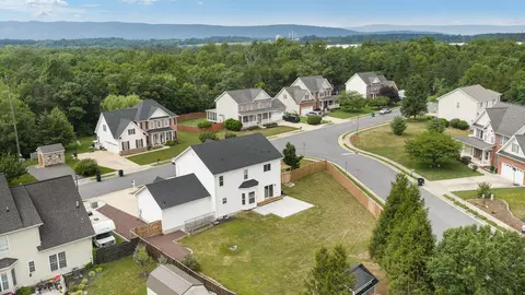 View/Area - 677 Dellinger Dr, Strasburg, VA 22657 photo 13 of 14