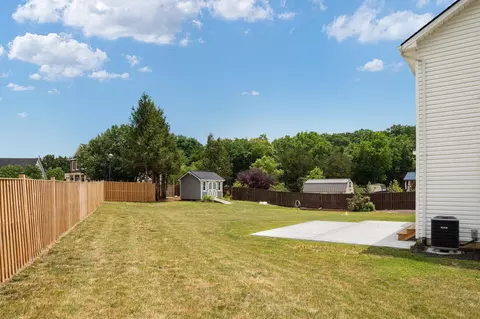 Exterior - 677 Dellinger Dr, Strasburg, VA 22657 photo 7 of 11