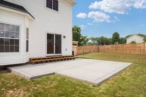Exterior - 677 Dellinger Dr, Strasburg, VA 22657 photo 6 of 11