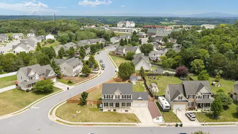 View/Area - 677 Dellinger Dr, Strasburg, VA 22657 photo 5 of 14