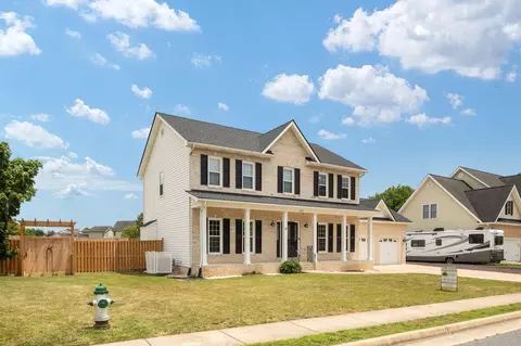 Exterior - 677 Dellinger Dr, Strasburg, VA 22657 photo 5 of 11