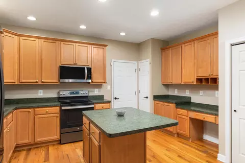 Kitchen - 677 Dellinger Dr, Strasburg, VA 22657 photo 1 of 2