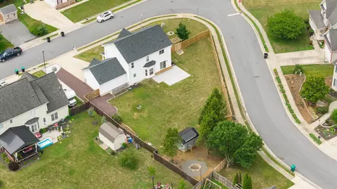 View/Area - 677 Dellinger Dr, Strasburg, VA 22657 photo 11 of 14