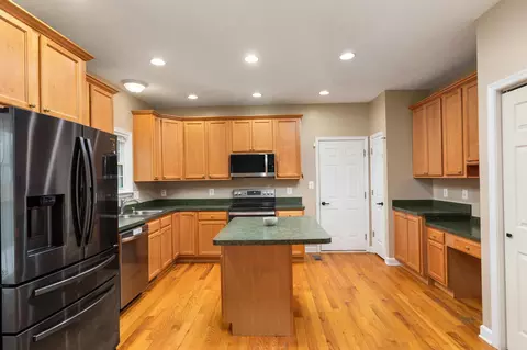 Kitchen - 677 Dellinger Dr, Strasburg, VA 22657 photo 2 of 2