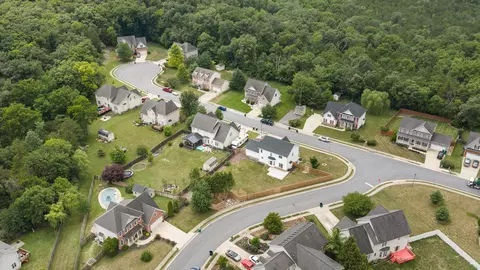 View/Area - 677 Dellinger Dr, Strasburg, VA 22657 photo 8 of 14