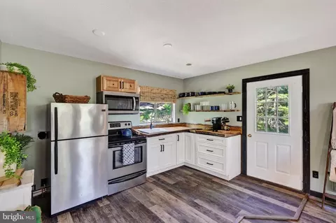 Kitchen - 743 Maple, Mount Jackson, VA 22842 photo 3 of 3
