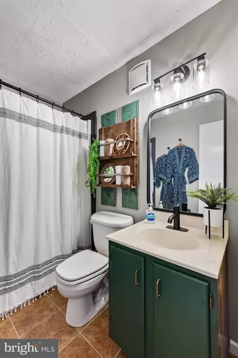Bath - 743 Maple, Mount Jackson, VA 22842 photo 1 of 1