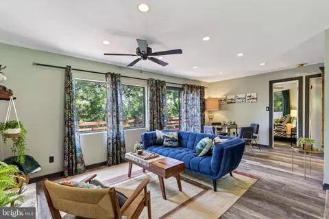 Living - 743 Maple, Mount Jackson, VA 22842 photo 2 of 3