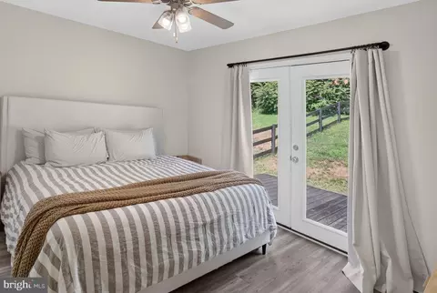 Bedroom - 6127 Moore Ave, Mount Jackson, VA 22842 photo 2 of 7