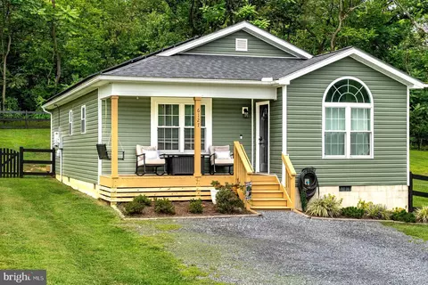 Exterior - 6127 Moore Ave, Mount Jackson, VA 22842 photo 2 of 25