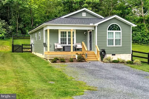 Exterior - 6127 Moore Ave, Mount Jackson, VA 22842 photo 9 of 25