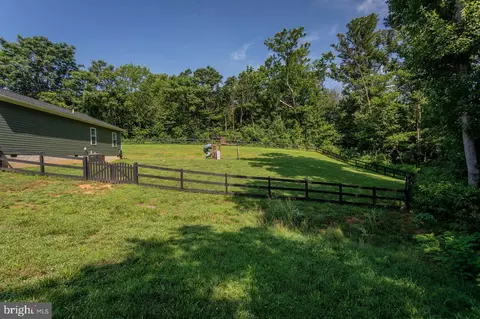 Exterior - 6127 Moore Ave, Mount Jackson, VA 22842 photo 10 of 11