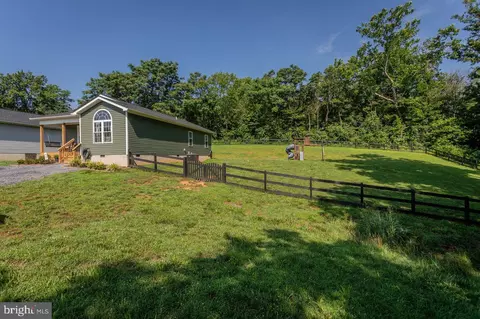 Exterior - 6127 Moore Ave, Mount Jackson, VA 22842 photo 9 of 11