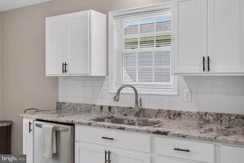 Kitchen - 6127 Moore Ave, Mount Jackson, VA 22842 photo 4 of 5