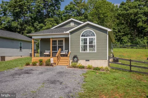 Exterior - 6127 Moore Ave, Mount Jackson, VA 22842 photo 5 of 11