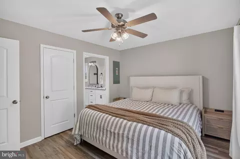 Bedroom - 6127 Moore Ave, Mount Jackson, VA 22842 photo 4 of 7