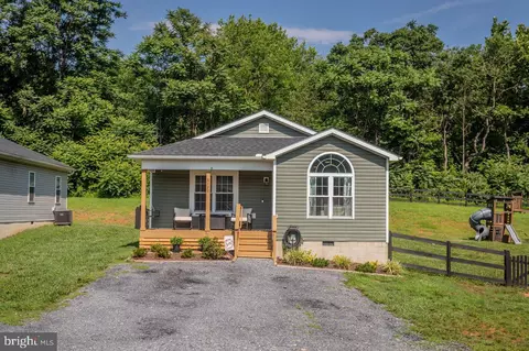 Exterior - 6127 Moore Ave, Mount Jackson, VA 22842 photo 4 of 11