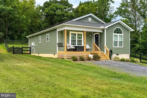 Exterior - 6127 Moore Ave, Mount Jackson, VA 22842 photo 10 of 25