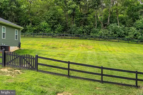 Exterior - 6127 Moore Ave, Mount Jackson, VA 22842 photo 17 of 25