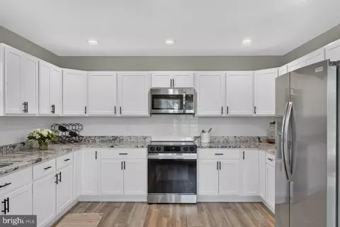 Kitchen - 6127 Moore Ave, Mount Jackson, VA 22842 photo 2 of 5