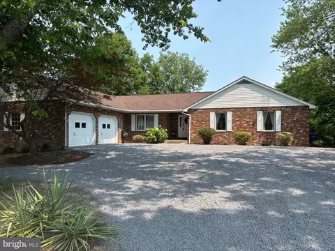131 Spring Hollow Rd, Woodstock, VA 22664