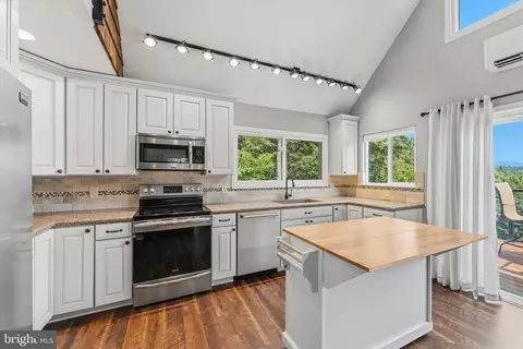 Kitchen - 1311 Hepner Rd, Mount Jackson, VA 22842 photo 2 of 4