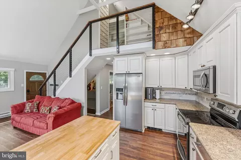 Entry Way - 1311 Hepner Rd, Mount Jackson, VA 22842 photo 3 of 4