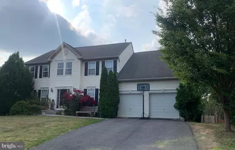 804 Crystal Ln, Strasburg, VA 22657