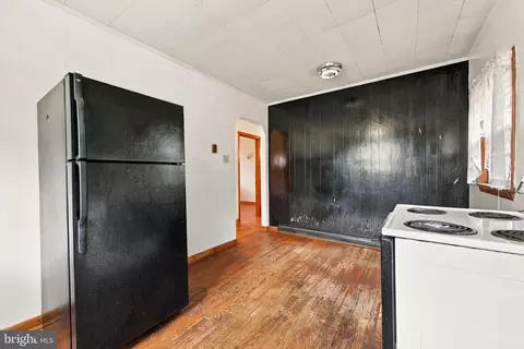 Entry Way - 255 Nelson St, Mount Jackson, VA 22842 photo 2 of 2