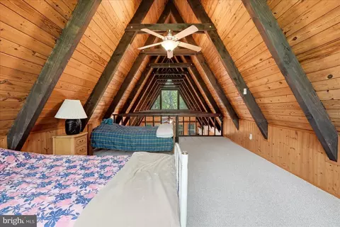 Bedroom - 863 Lee Rd, Basye, VA 22810 photo 6 of 10