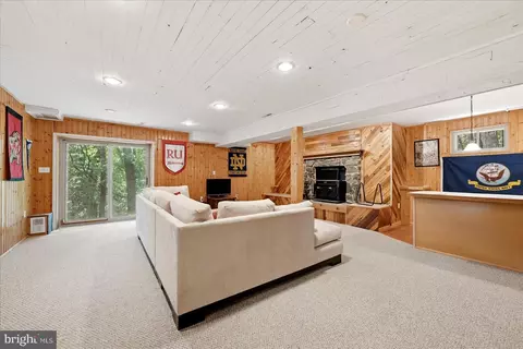 Living - 863 Lee Rd, Basye, VA 22810 photo 2 of 2