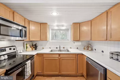 Kitchen - 863 Lee Rd, Basye, VA 22810 photo 1 of 4