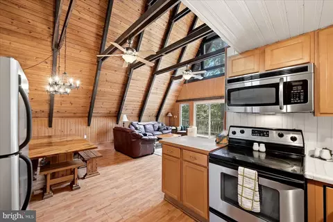 Kitchen - 863 Lee Rd, Basye, VA 22810 photo 3 of 4