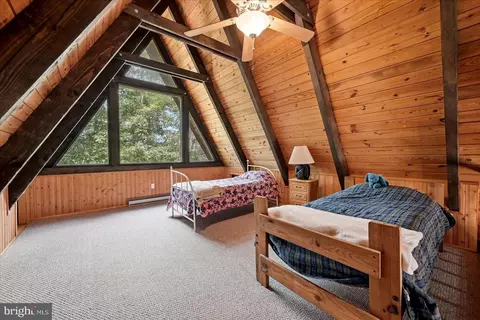 Bedroom - 863 Lee Rd, Basye, VA 22810 photo 5 of 10