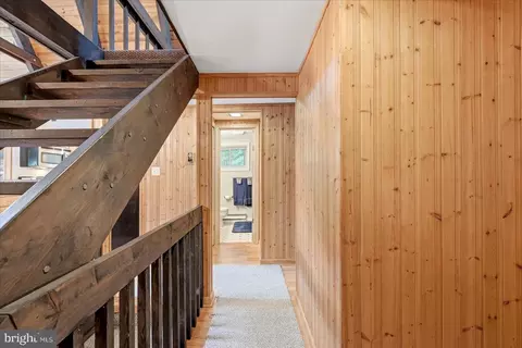 Entry Way - 863 Lee Rd, Basye, VA 22810 photo 4 of 5