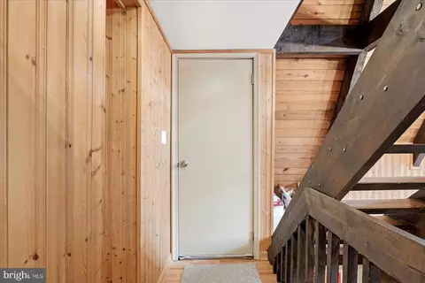 Entry Way - 863 Lee Rd, Basye, VA 22810 photo 3 of 5