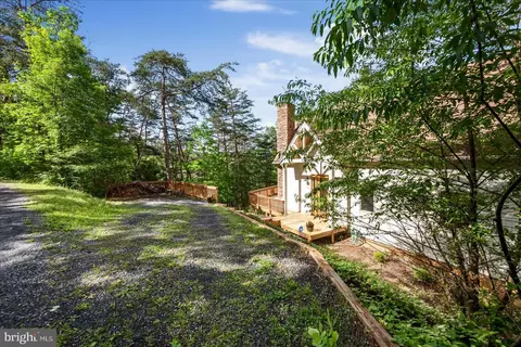 Exterior - 218 Nelson Way, Basye, VA 22810 photo 7 of 10