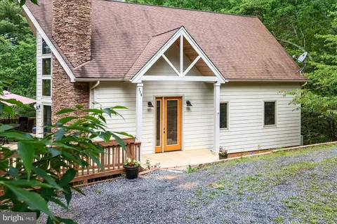 Exterior - 218 Nelson Way, Basye, VA 22810 photo 6 of 10