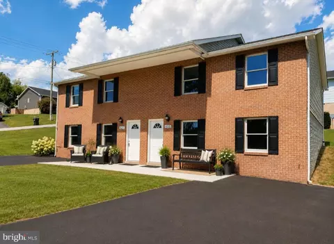 621 Thompson St, Strasburg, VA 22657