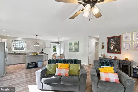303 E Old Cross Rd, New Market, VA 22844