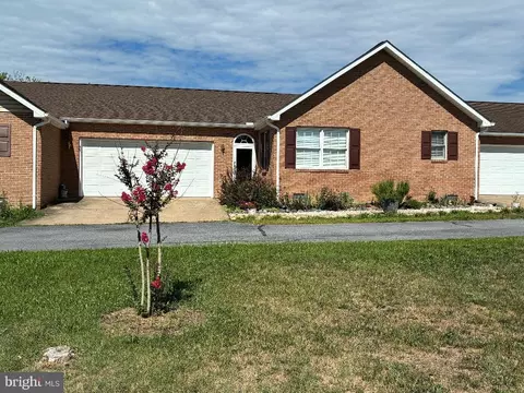 36 Courtney Cir, Strasburg, VA 22657