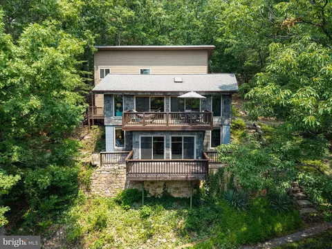 44 Wilkins Ln, Maurertown, VA 22644