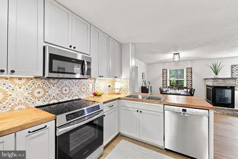 Kitchen - 122 Forrest St, Basye, VA 22810 photo 1 of 3