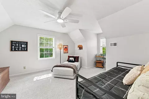 Bedroom - 122 Forrest St, Basye, VA 22810 photo 3 of 5
