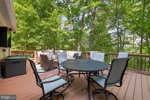 Exterior - 122 Forrest St, Basye, VA 22810 photo 6 of 17